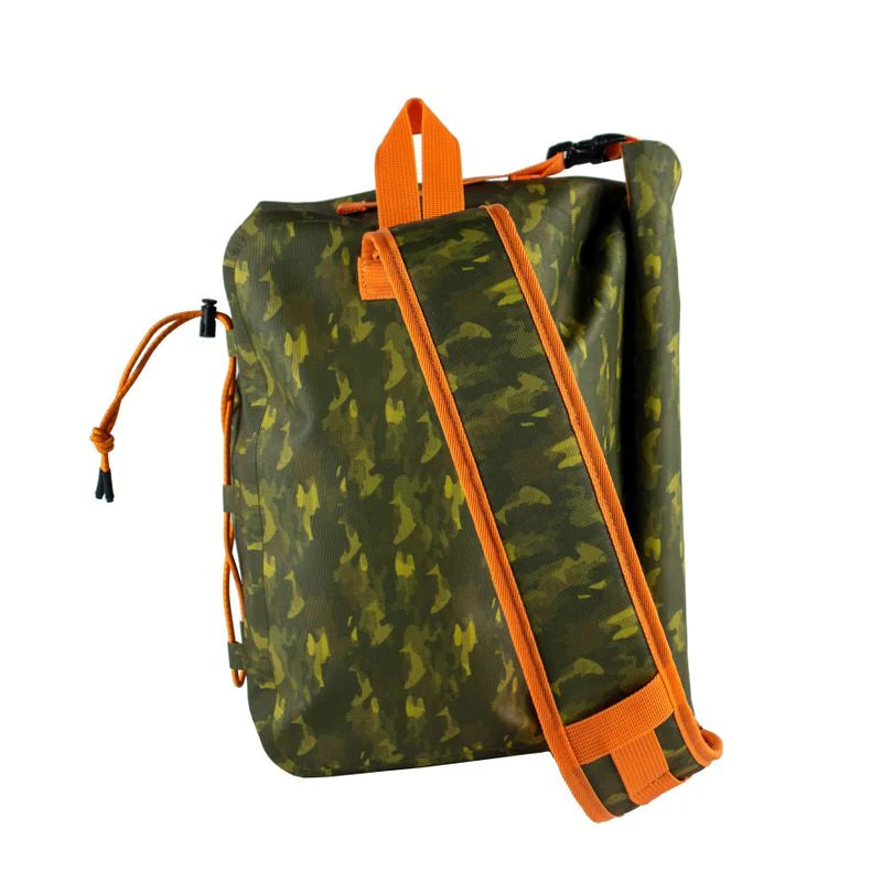 CHUMS Rolltop Sling