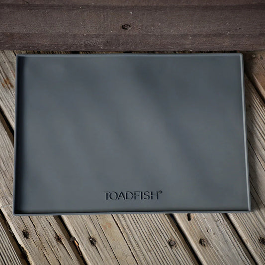 Toadfish Dog Bowl Splash Mat