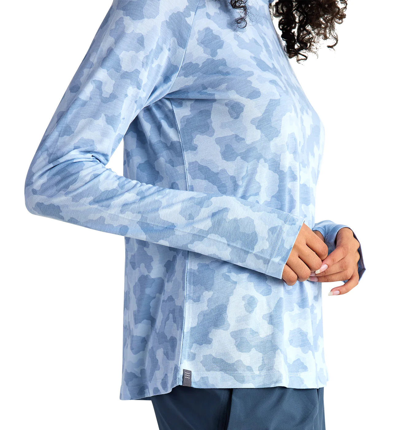 Free Fly Women's Bamboo Lightweight Hoodie II - Tidewater Camo
